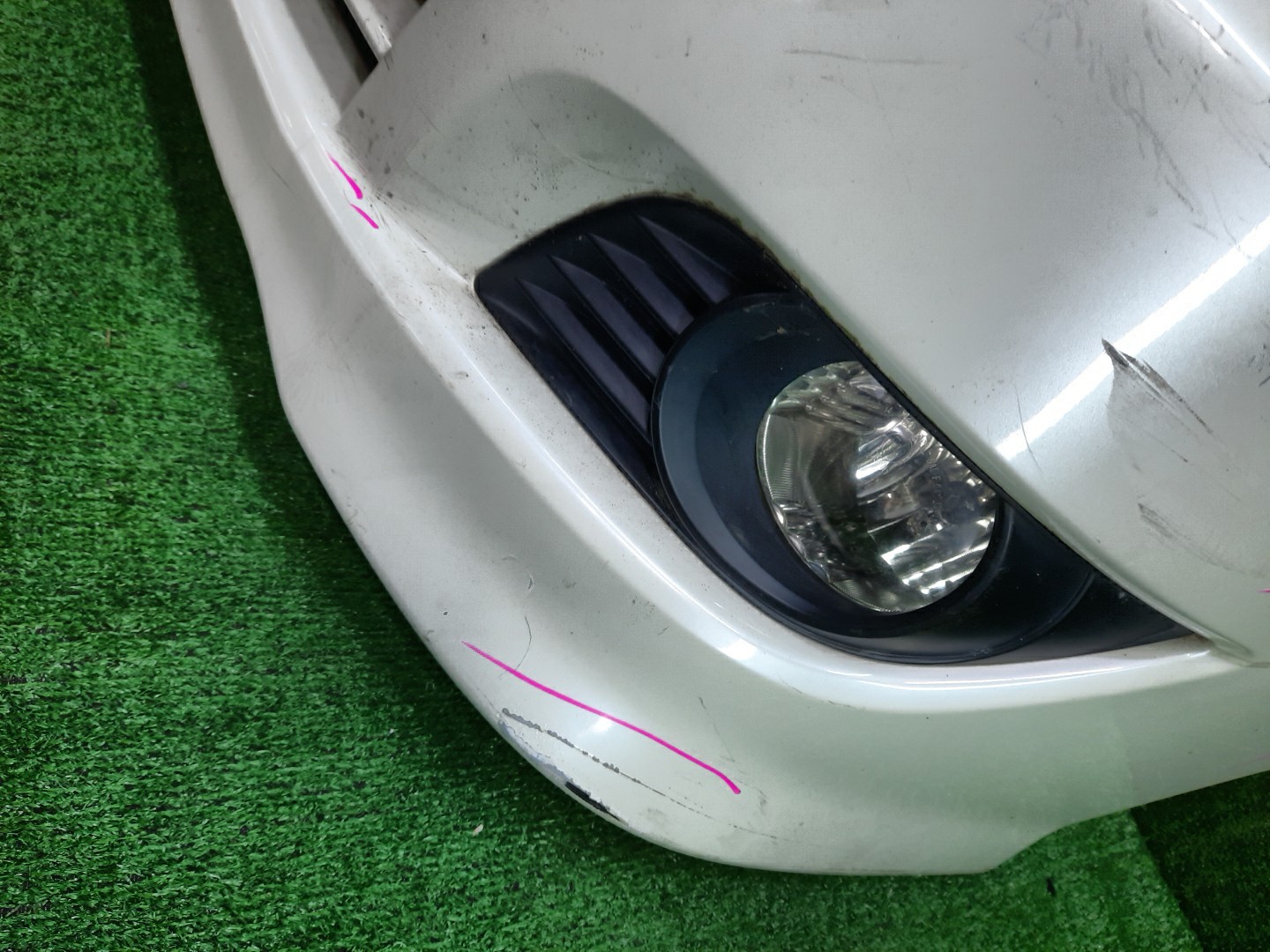 Бампер передний TOYOTA IPSUM ACM21W, ACM26W 11829 5 ракурс