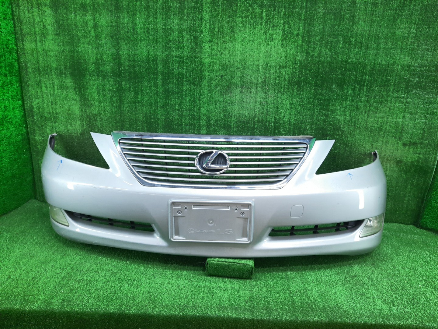 Бампер передний LEXUS LS600h UVF45 11833 1 ракурс