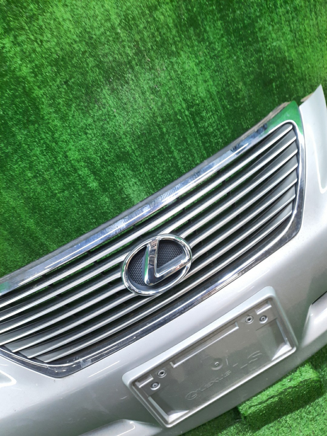 Бампер передний LEXUS LS600h UVF45 11833 3 ракурс