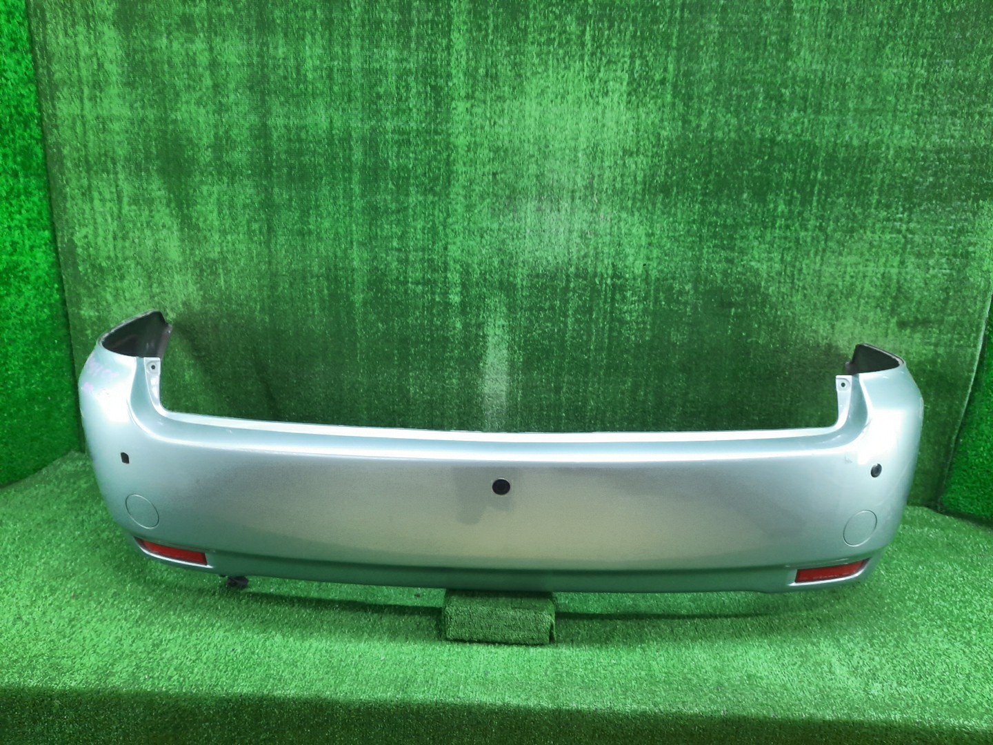 Бампер задний TOYOTA IPSUM ACM21W, ACM26W 11870 1 ракурс