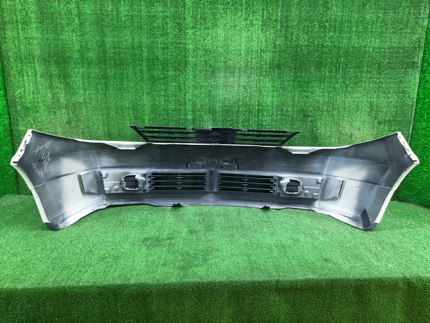 Бампер передний NISSAN WINGROAD Y11 11934 4 ракурс