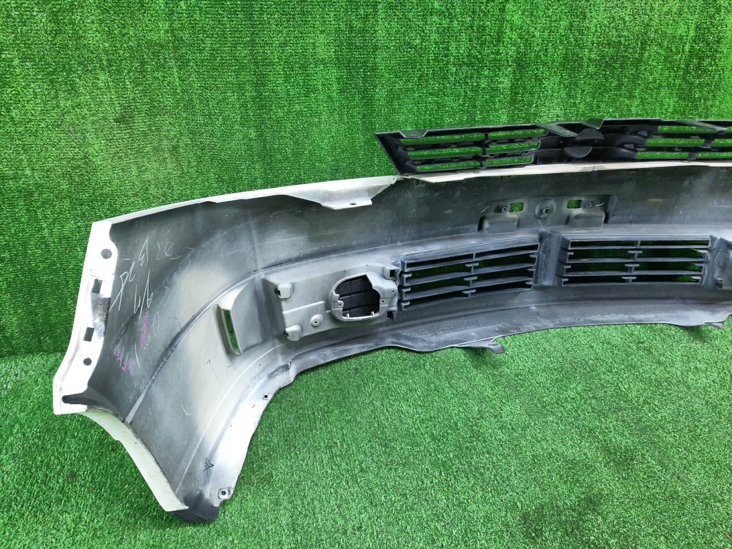Бампер передний NISSAN WINGROAD Y11 11934 5 ракурс