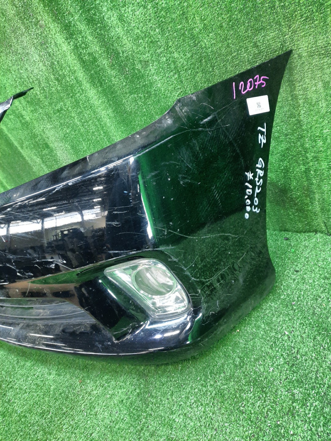 Бампер передний TOYOTA CROWN GRS203 12075 3 ракурс