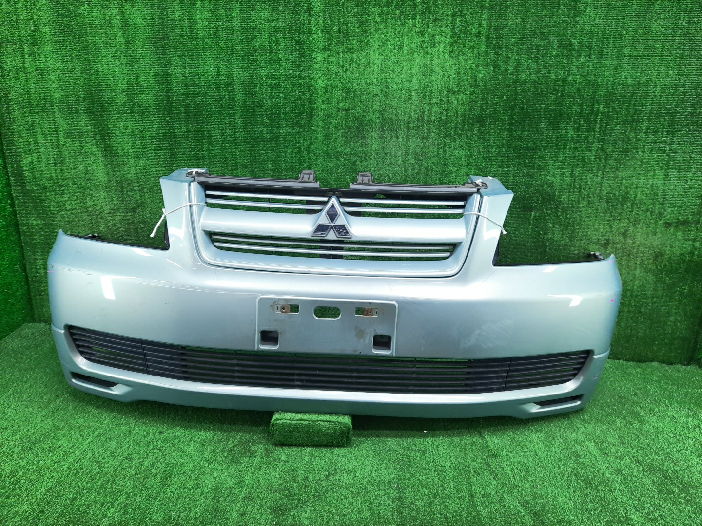 Бампер передний MITSUBISHI DION CR6W 12119 1 ракурс