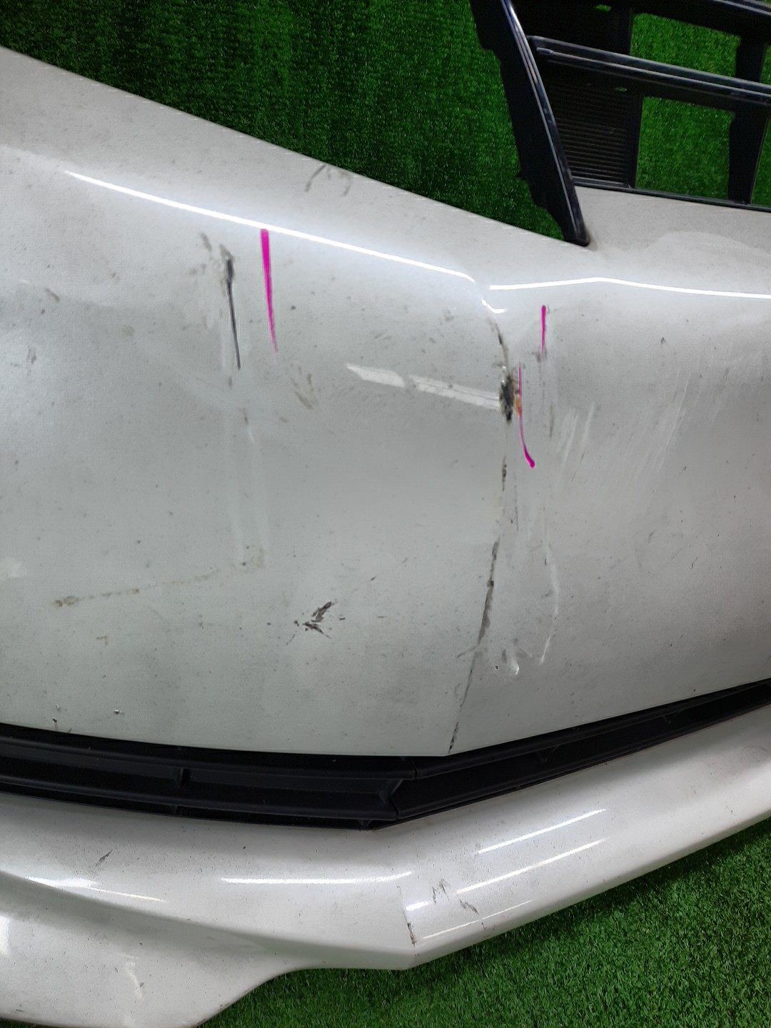 Бампер передний TOYOTA VOXY ZRR80G 12176 3 ракурс
