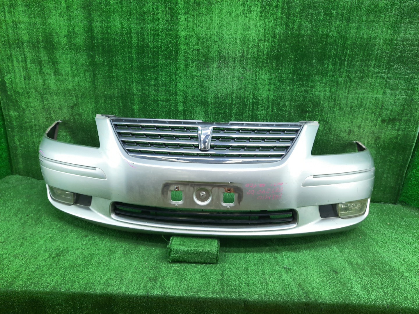Бампер передний TOYOTA PREMIO ZZT240, NZT240, AZT240, ZZT245 12188 1 ракурс