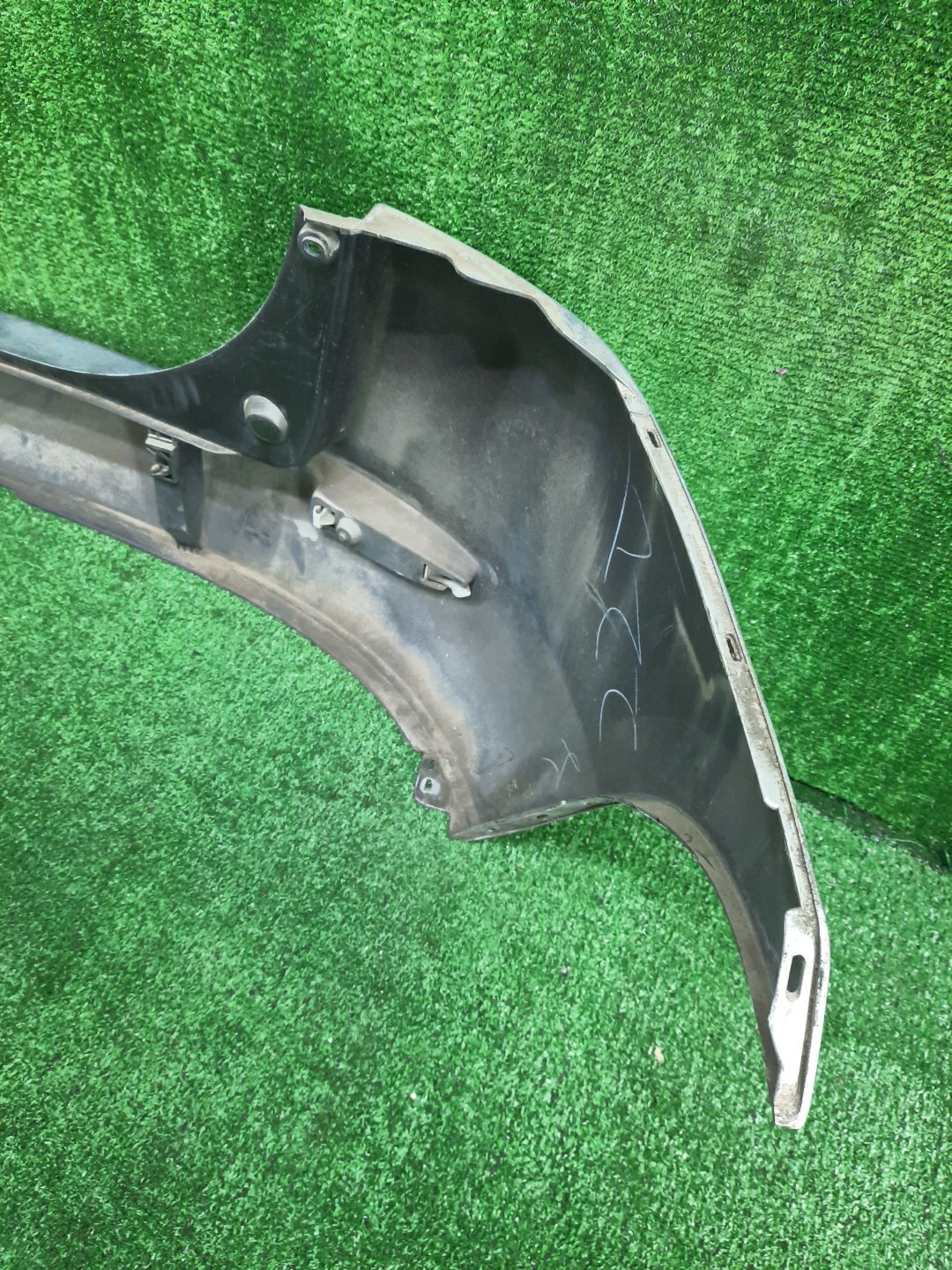Бампер задний MAZDA DEMIO DY3W, DY5W, DY3R 12229 4 ракурс