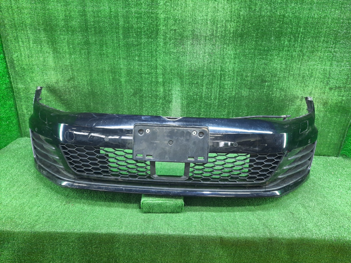 Бампер передний VOLKSWAGEN GOLF MK7, 5G1 12281 1 ракурс