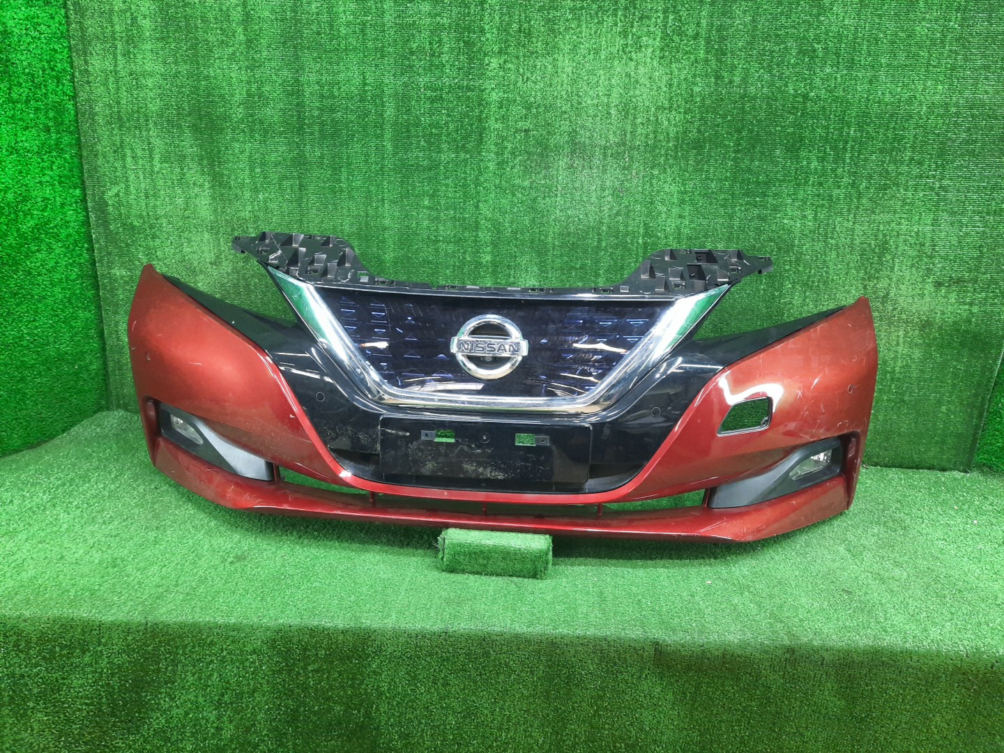Бампер передний NISSAN LEAF ZE1 12287 1 ракурс