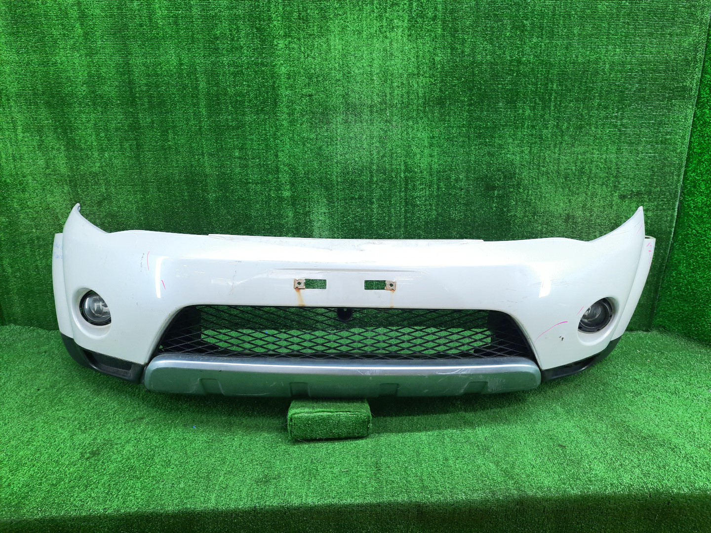 Бампер передний MITSUBISHI OUTLANDER CW4W, CW6W, CW5W 12315 1 ракурс Бампер передний MITSUBISHI OUTLANDER CW4W, CW6W, CW5W 12315 1 ракурс