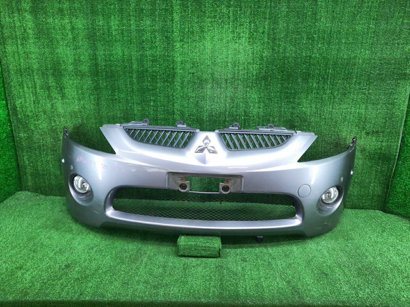 Бампер передний MITSUBISHI GRANDIS NA4W 12476 1 ракурс