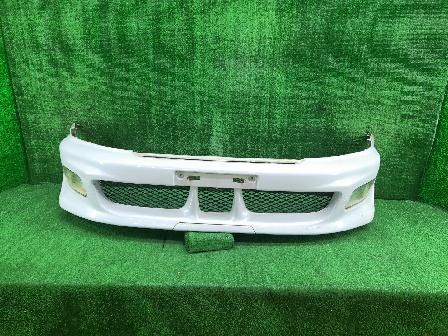 Бампер передний MITSUBISHI GALANT, LEGNUM EA1A, EA7A, EC1A, EC7A, EC3A, EC5A, EA3A, EC1W, EC5W, EA1W, EA3W, EA4W, EC3W, EC4W, EC7W, EA7W 12567 1 ракурс