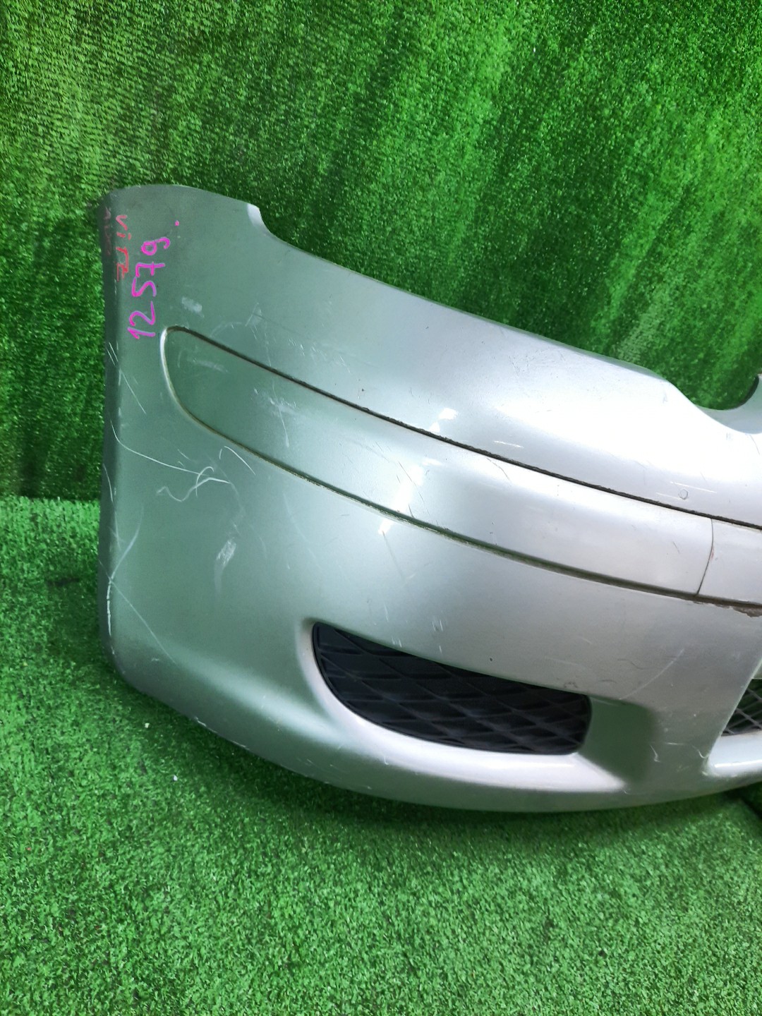 Бампер передний TOYOTA VITZ, YARIS SCP10, NCP10, SCP13, NCP15, NCP11, NCP13 12579 2 ракурс