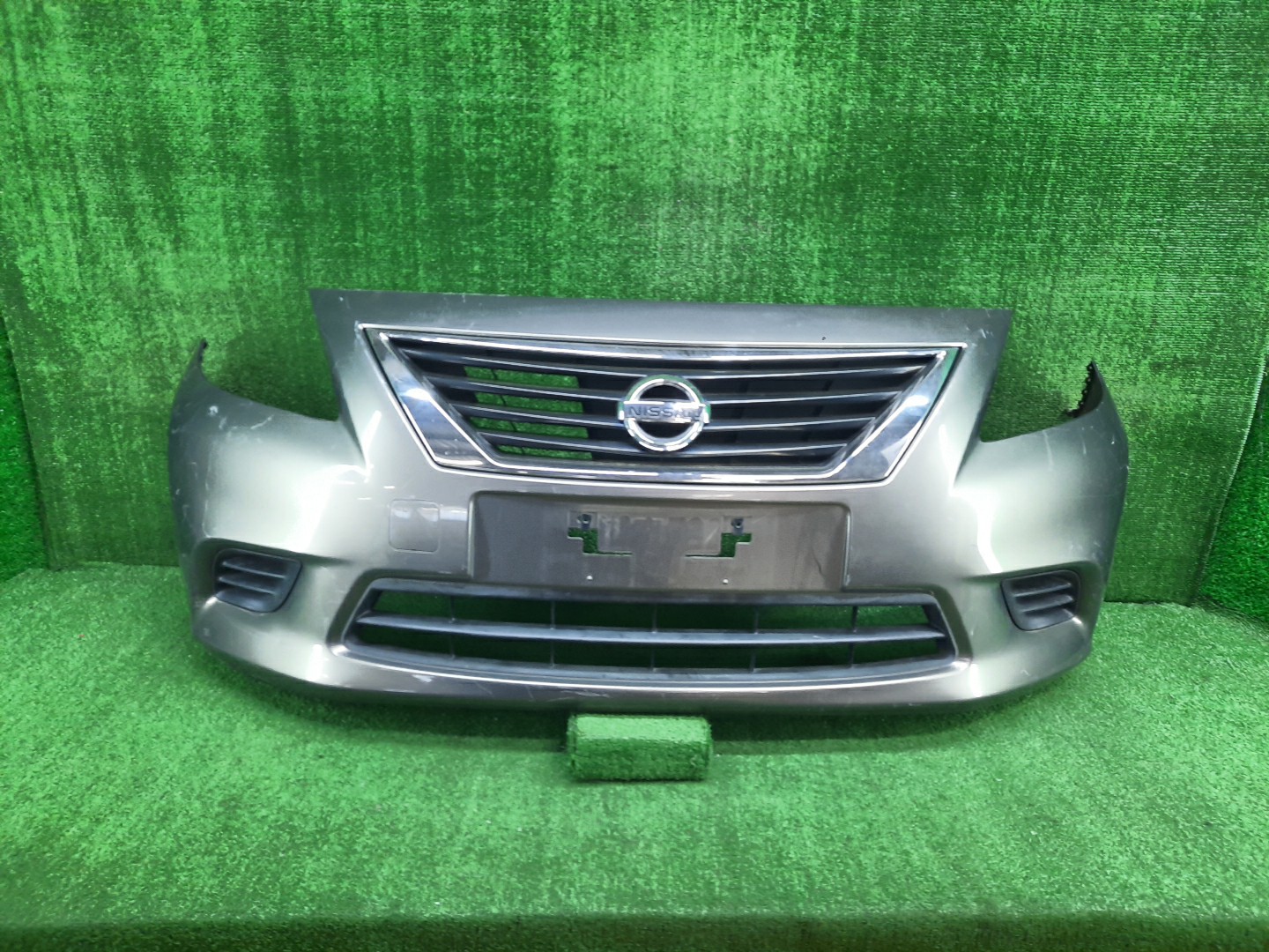 Бампер передний NISSAN LATIO N17 12588 1 ракурс