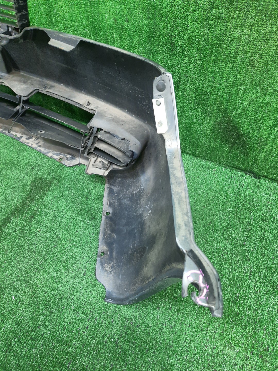 Бампер передний NISSAN PRIMERA P12, QP12, TNP12, TP12, HP12, RP12, WTNP12, WHP12, WRP12 12606 4 ракурс