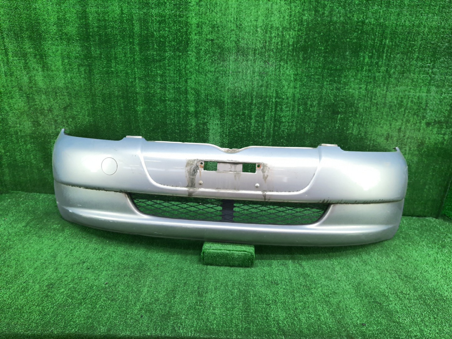 Бампер передний TOYOTA VITZ, YARIS SCP10, NCP10, SCP13, NCP15, NCP11, NCP13 12608 1 ракурс