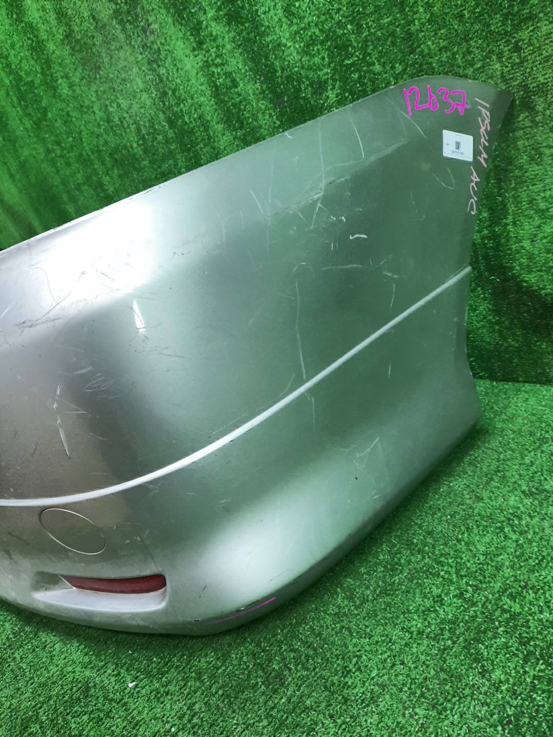 Бампер задний TOYOTA IPSUM ACM21W, ACM26W 12637 5 ракурс