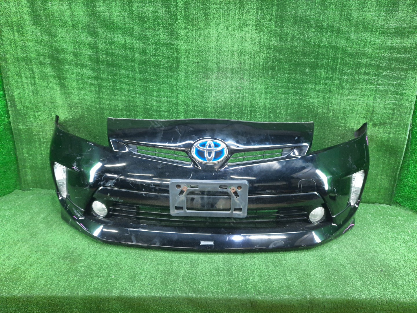 Бампер передний TOYOTA PRIUS ZVW30 12702 1 ракурс