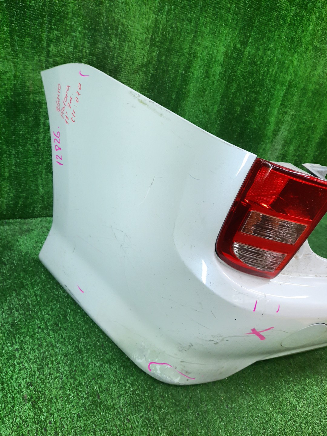 Бампер задний TOYOTA ISIS ZNM10, ZNM10W, ANM10, ANM10W, ANM15, ANM15W, ZGM10, ZGM10W, ZGM11, ZGM11W, ZGM15, ZGM15W, ANM10G, ZGM10G, ANM15G, ZNM10G, ZGM11G, ZGM15G 12826 2 ракурс Бампер задний TOYOTA ISIS ZNM10, ZNM10W, ANM10, ANM10W, ANM15, ANM15W, ZGM10, ZGM10W, ZGM11, ZGM11W, ZGM15, ZGM15W, ANM10G, ZGM10G, ANM15G, ZNM10G, ZGM11G, ZGM15G 12826 2 ракурс