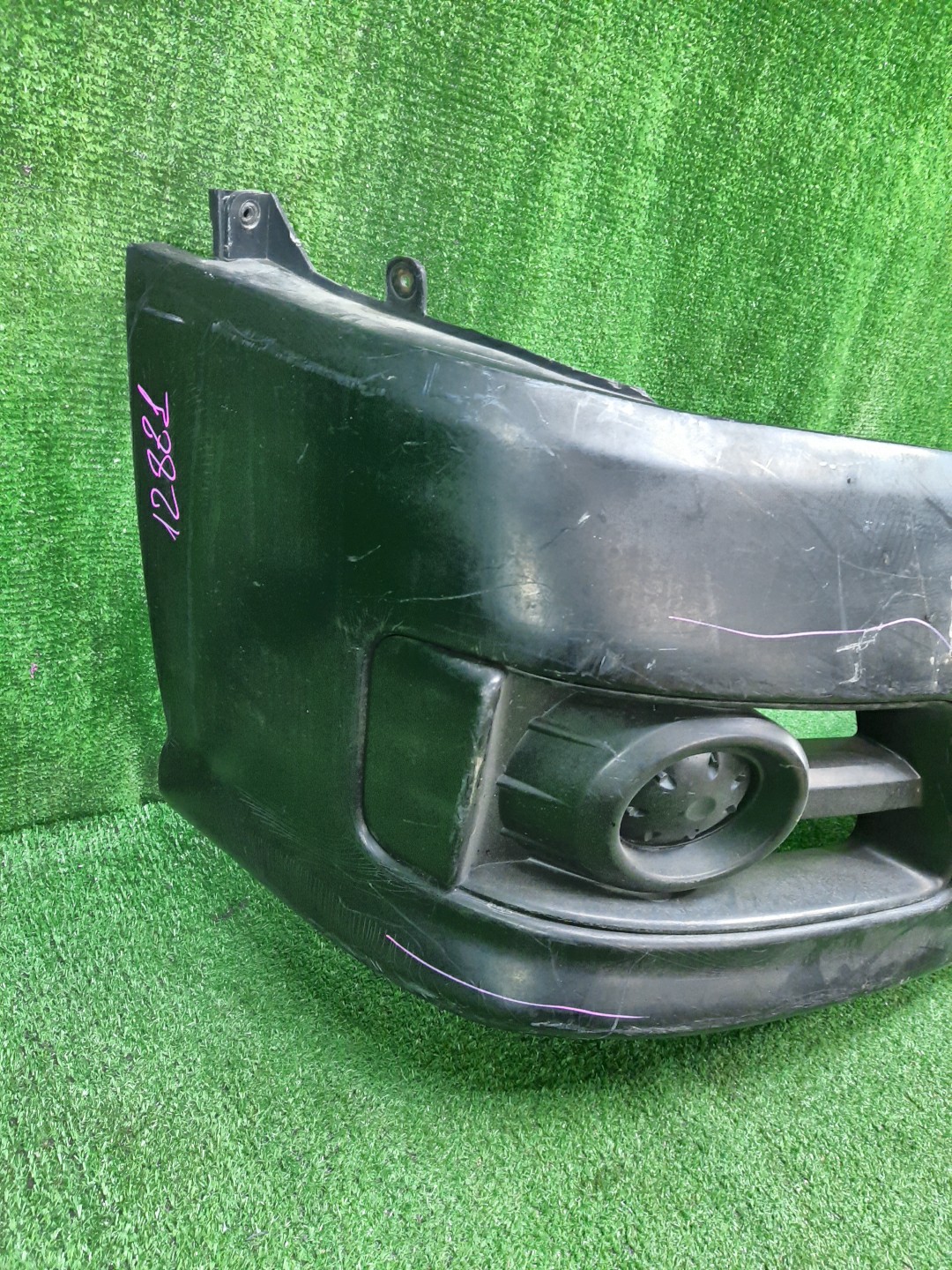 Бампер передний NISSAN CARAVAN E25 12881 2 ракурс