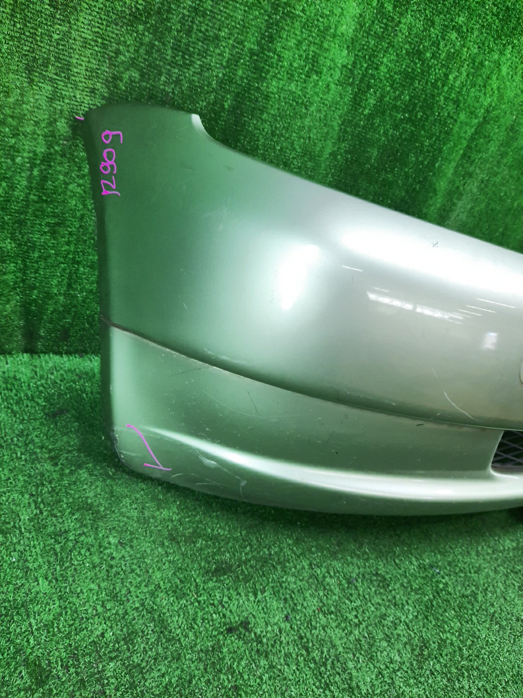 Бампер передний TOYOTA VITZ, YARIS SCP10, NCP10, SCP13, NCP15, NCP11, NCP13 12909 2 ракурс