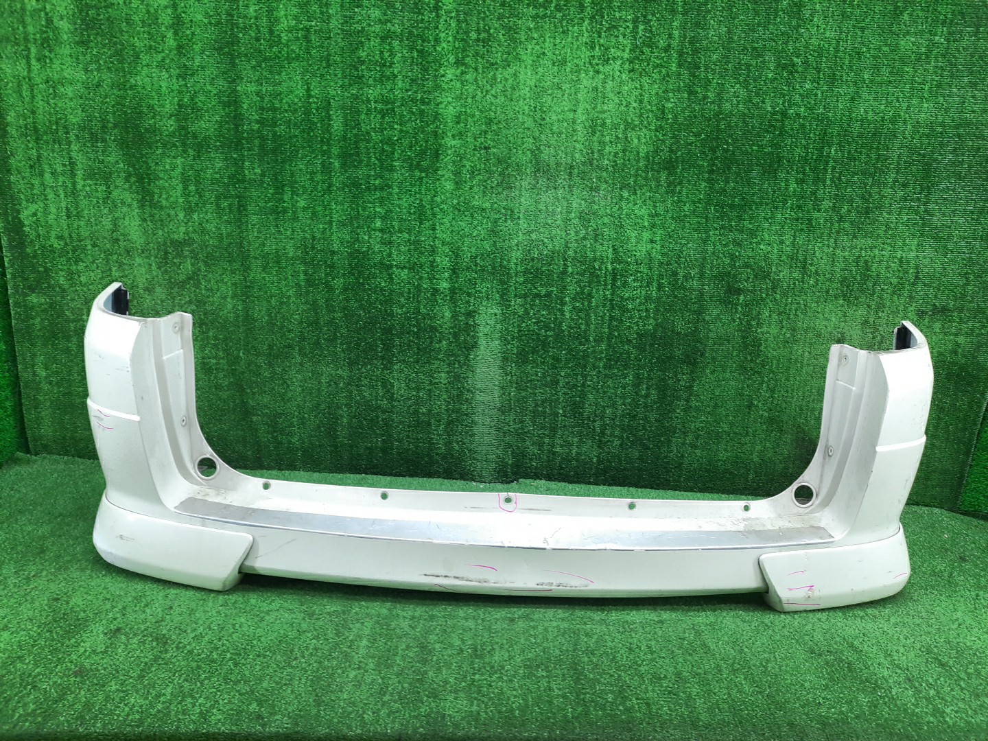 Бампер задний NISSAN SERENA TNC24, TC24, RC24, PC24, PNC24, VC24, VNC24 12993 1 ракурс