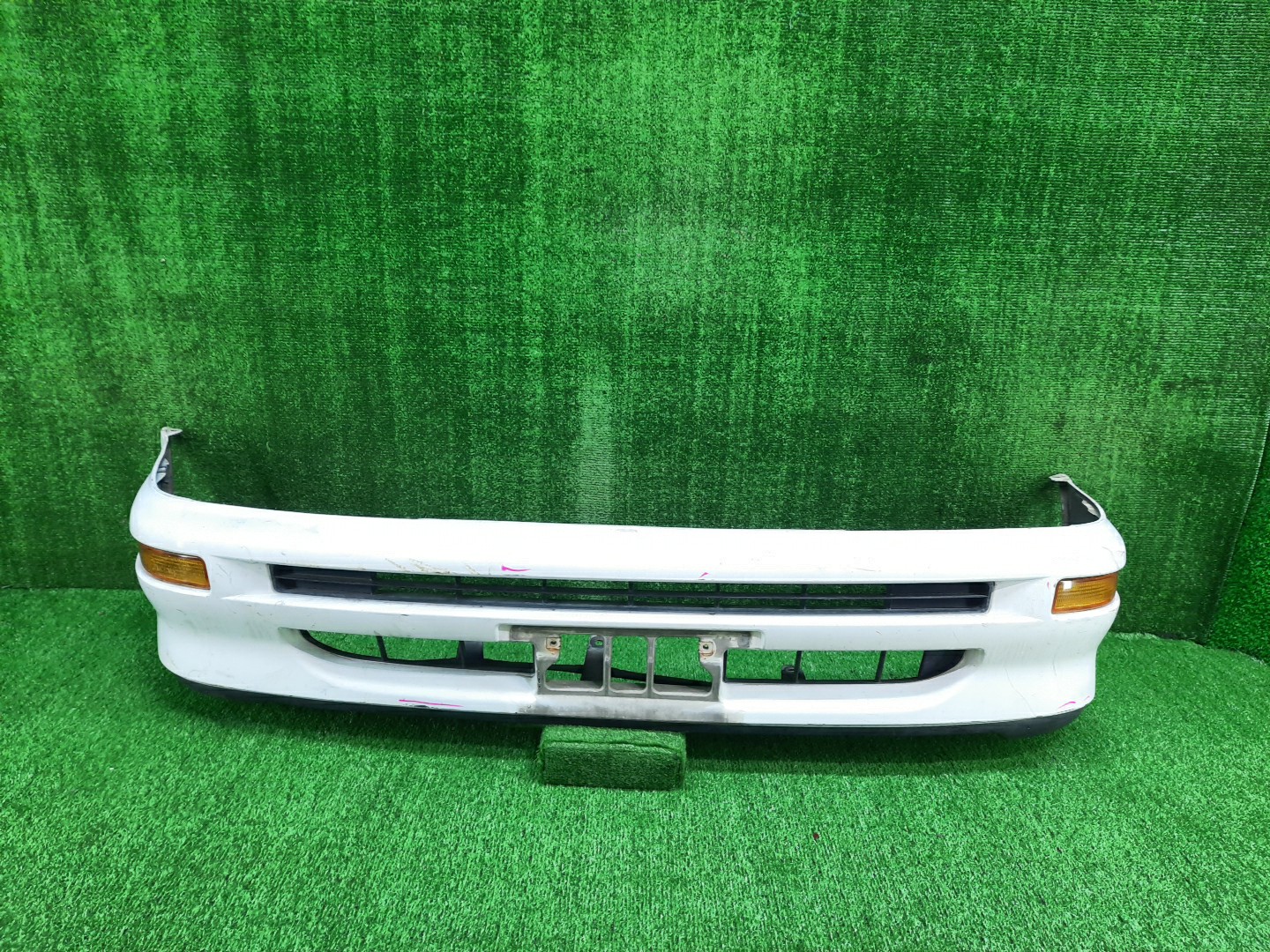 Бампер передний TOYOTA COROLLA AE100, AE101, AE109, EE101, EE102, EE103, EE104, AE104, CE107, EE107, CE100, CE106, EE106, CE102, CE104, CE109, CE105, EE108 13219 1 ракурс