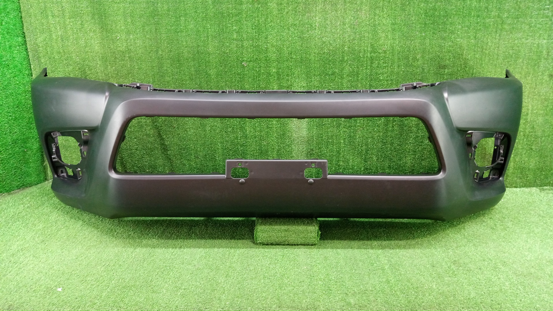 Бампер передний TOYOTA HILUX GUN125 52119-0K820 1 ракурс