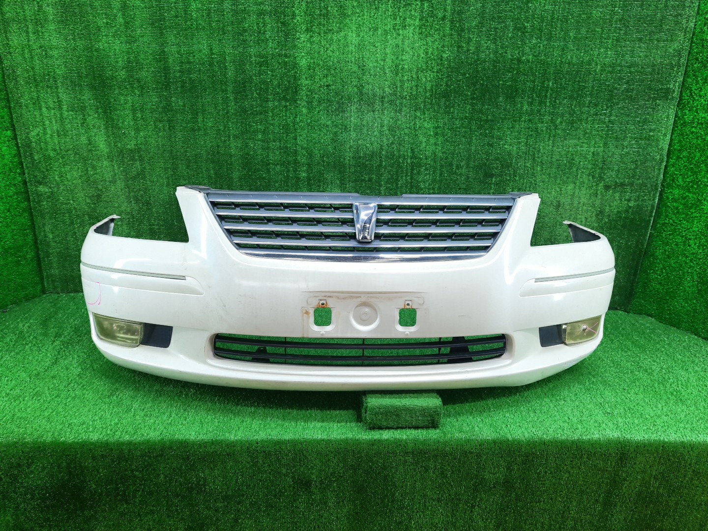 Бампер передний TOYOTA PREMIO ZZT240, NZT240, AZT240, ZZT245 13277 1 ракурс