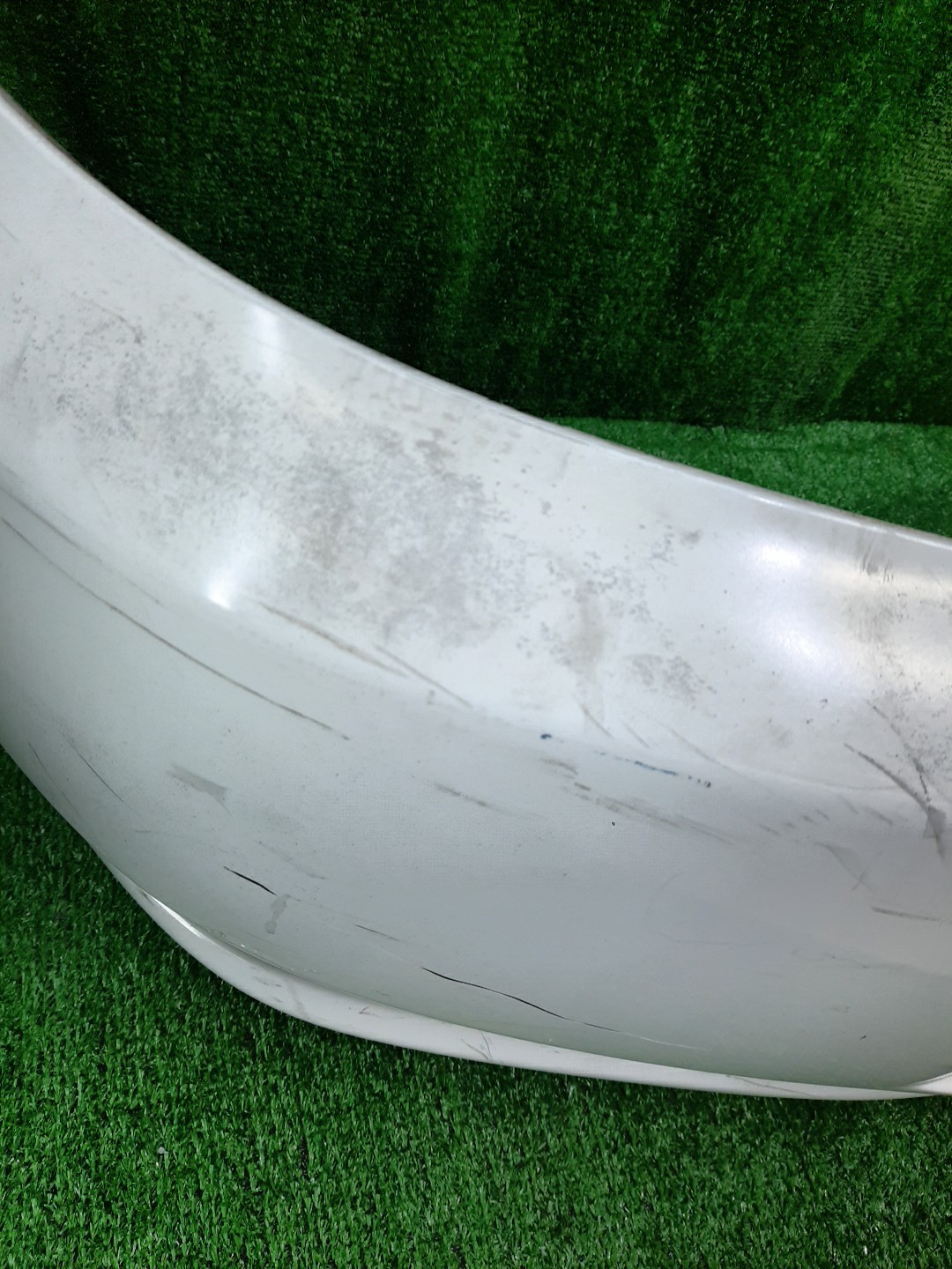 Бампер передний TOYOTA COROLLA, COROLLA FIELDER ZZE124, NZE121, NZE120, ZZE122, NZE124, CE121, NZE121G, ZZE123G, ZZE124G, ZZE122G, NZE124G 13334 3 ракурс