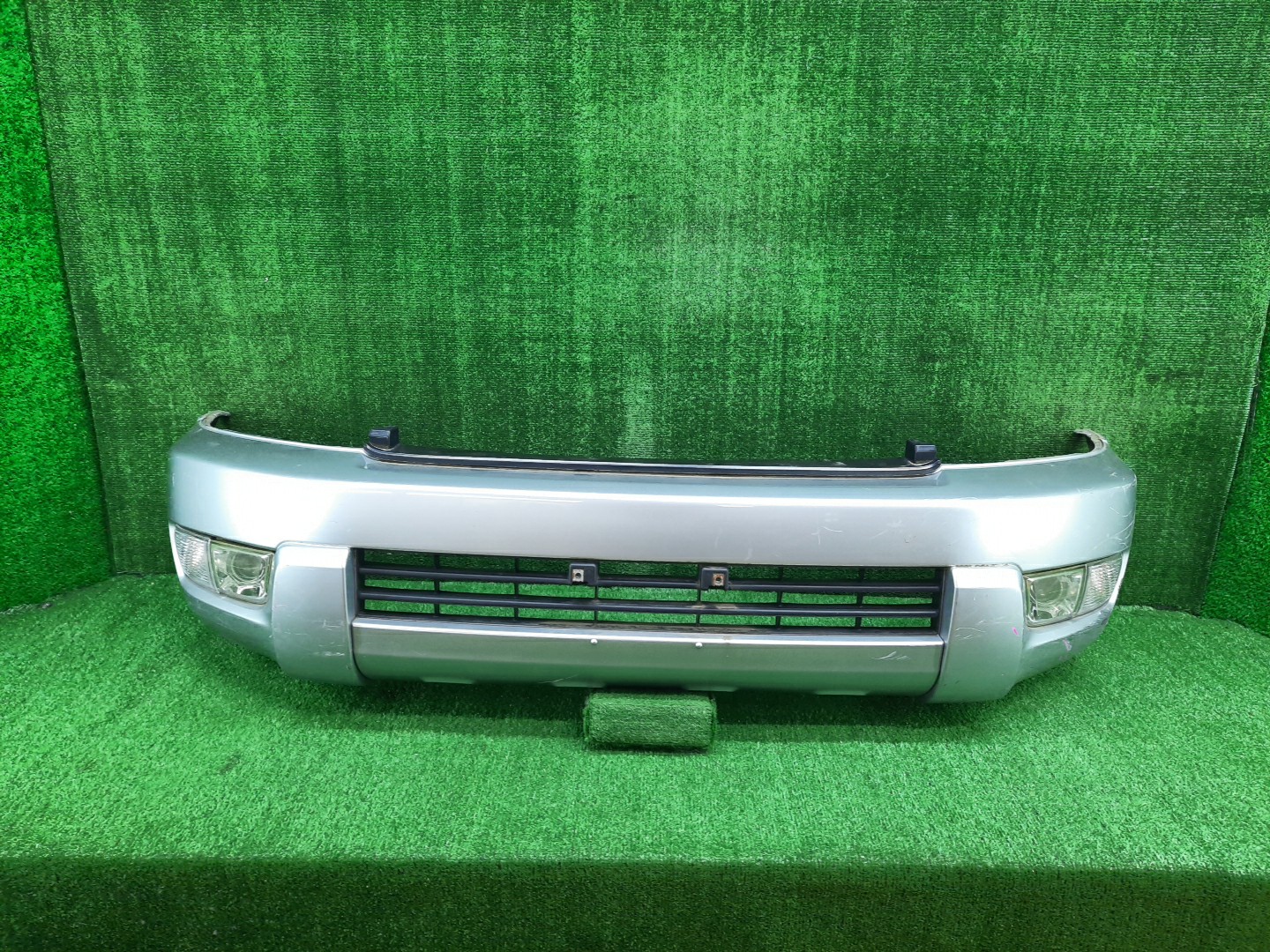 Бампер передний TOYOTA HILUX SURF RZN215W, KDN215W, TRN215W, GRN215W, VZN215W 13372 1 ракурс