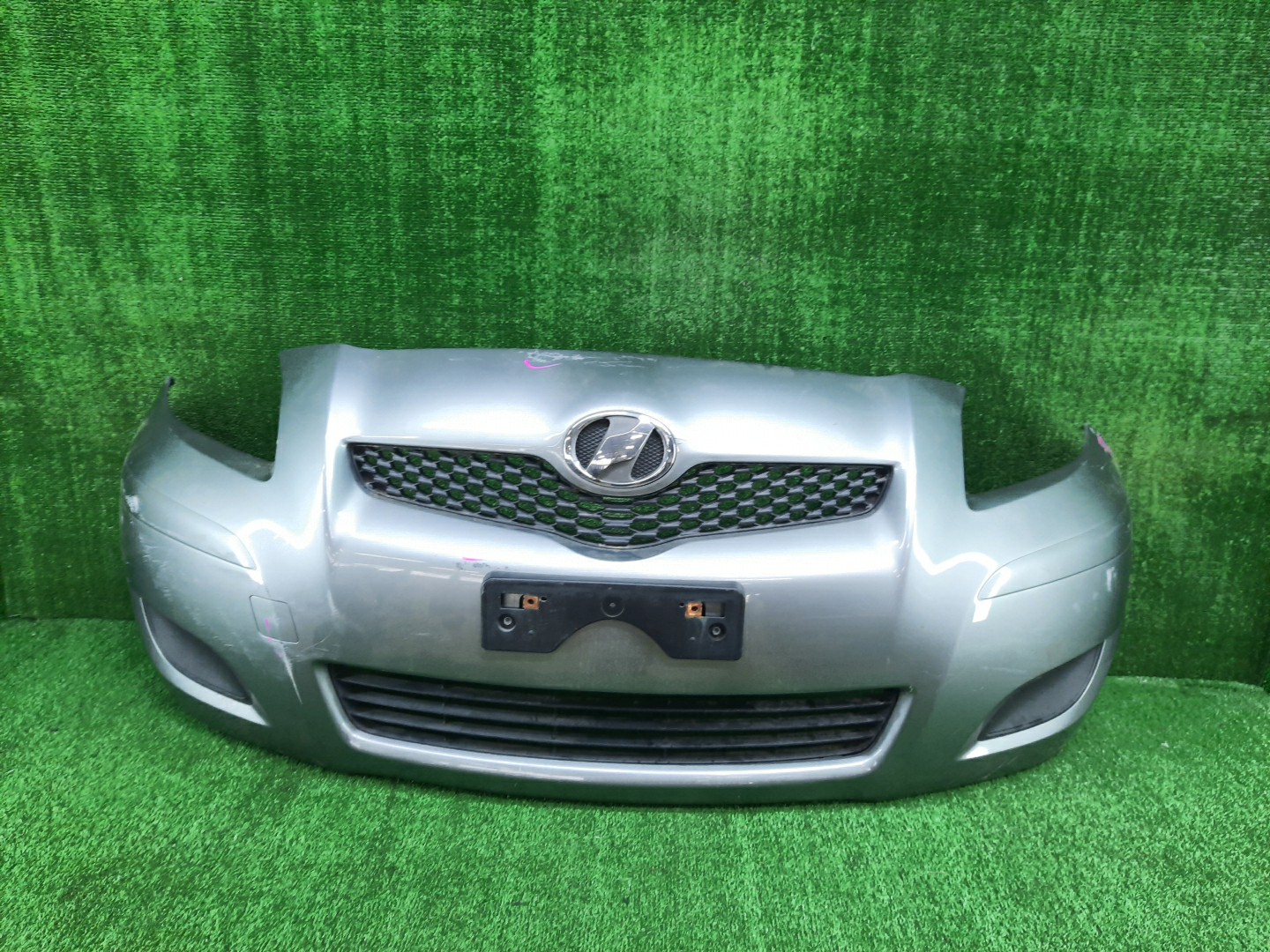 Бампер передний TOYOTA VITZ, YARIS NCP96, SCP90, KSP90, NCP95, NCP91 13463 1 ракурс