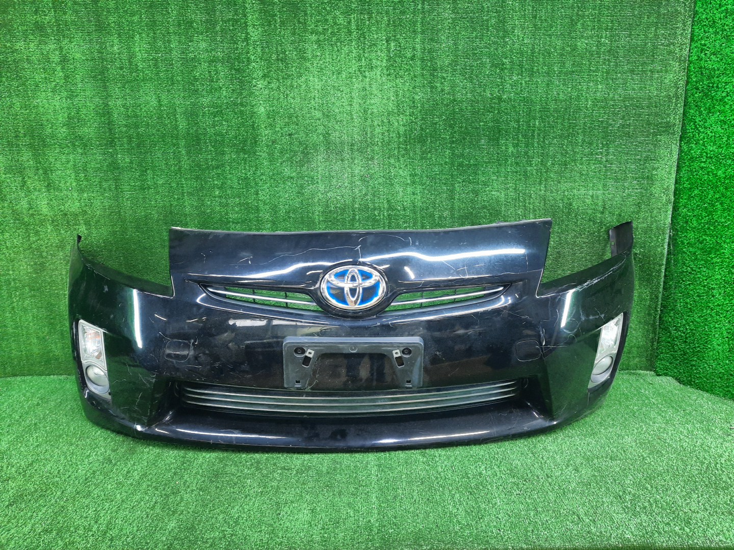 Бампер передний TOYOTA PRIUS ZVW30 13536 1 ракурс
