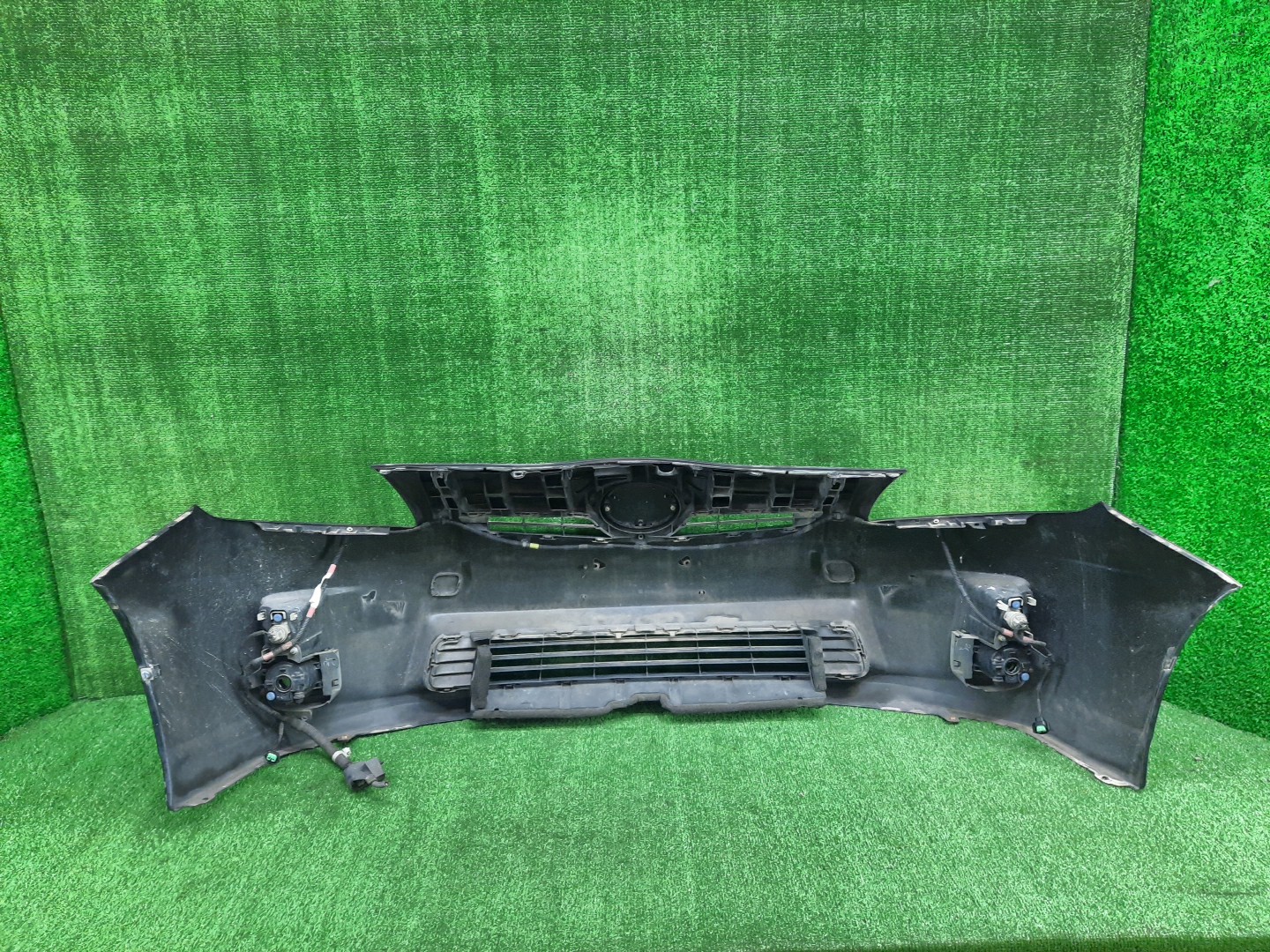 Бампер передний TOYOTA PRIUS ZVW30 13536 5 ракурс