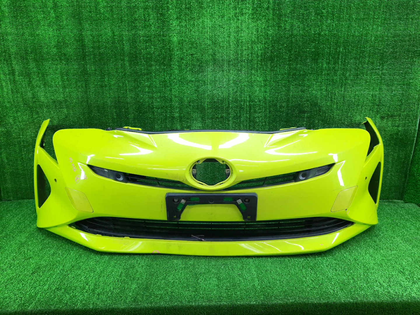 Бампер передний TOYOTA PRIUS ZVW50, ZVW51, ZVW55 13546 1 ракурс