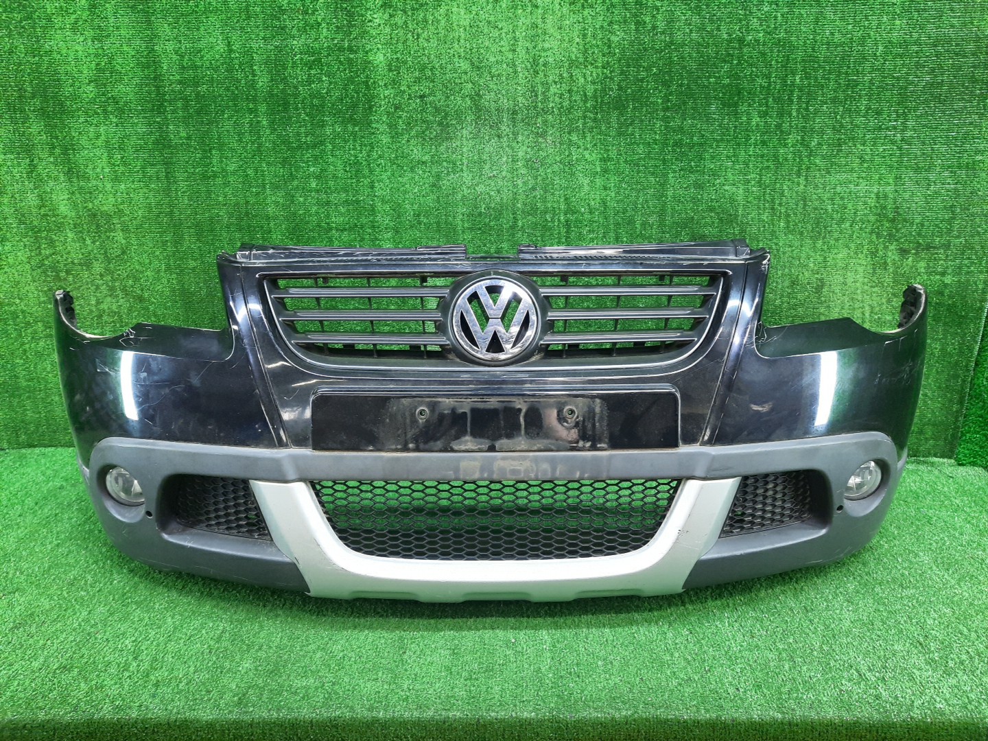 Бампер передний VOLKSWAGEN POLO 9N3 13548 1 ракурс