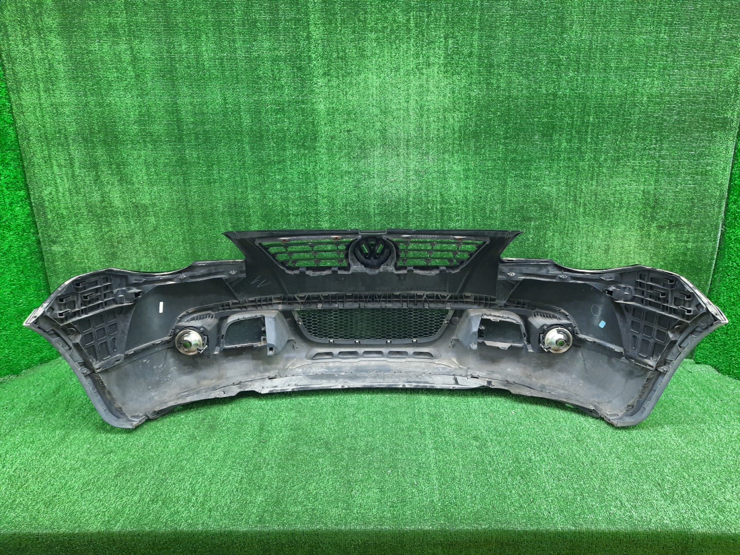 Бампер передний VOLKSWAGEN POLO 9N3 13548 4 ракурс
