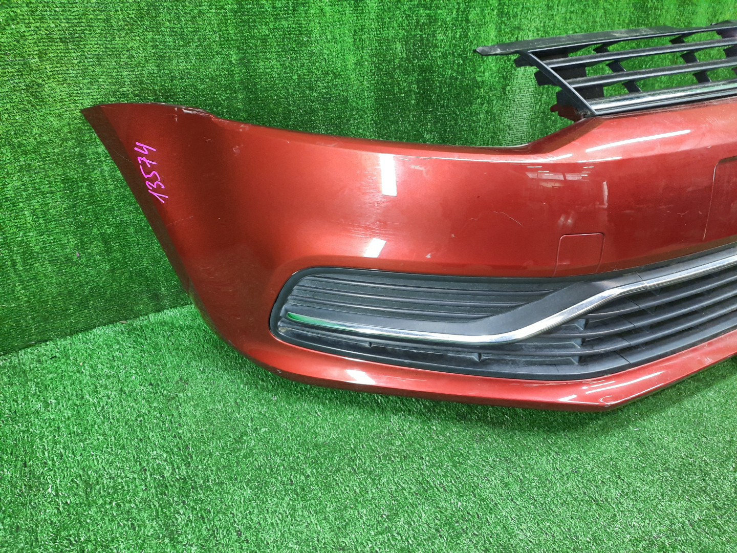 Бампер передний VOLKSWAGEN POLO 6R1 13574 2 ракурс