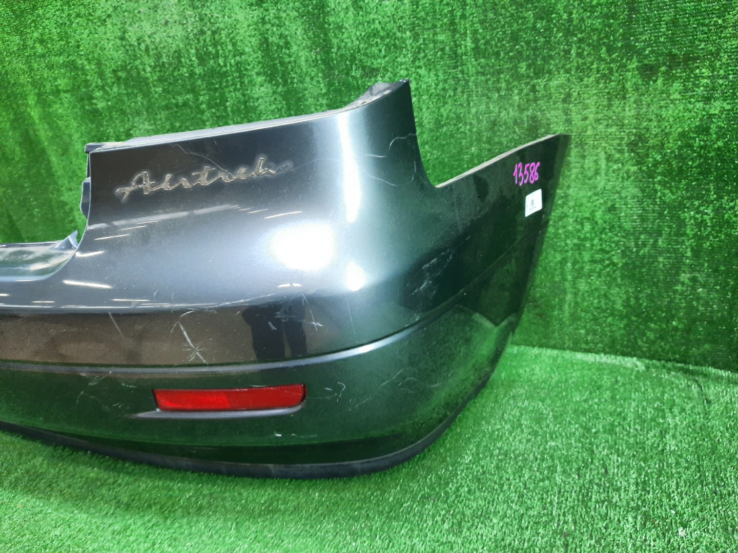 Бампер задний MITSUBISHI AIRTREK, OUTLANDER CU2W, CU4W, CU5W 13586 3 ракурс Бампер задний MITSUBISHI AIRTREK, OUTLANDER CU2W, CU4W, CU5W 13586 3 ракурс