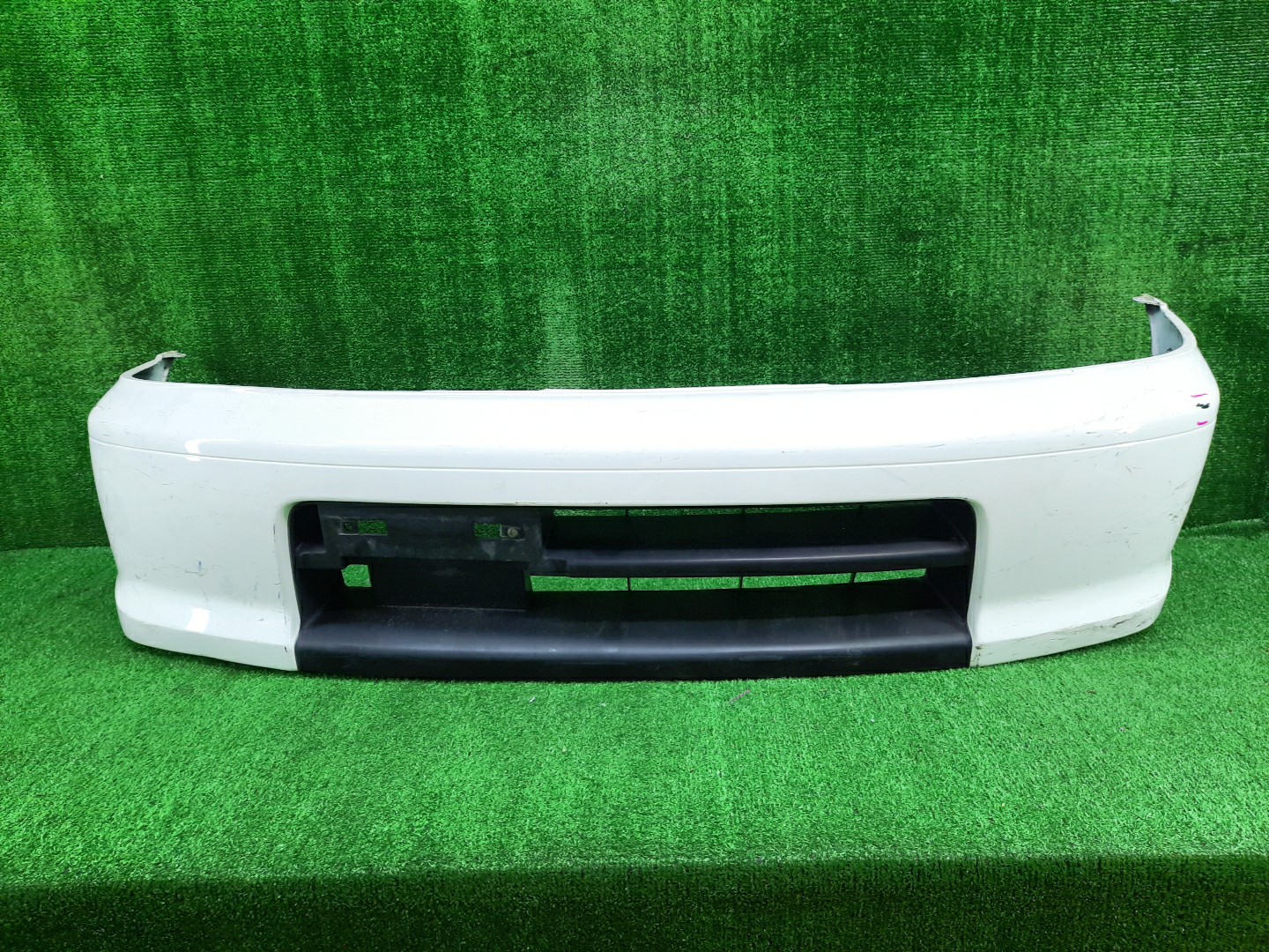 Бампер передний NISSAN CUBE AZ10 13652 1 ракурс