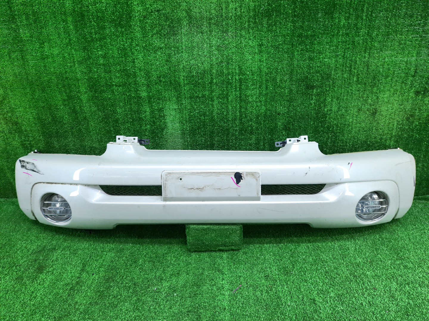 Бампер передний MITSUBISHI PAJERO IO H76W, H66W, H67W, H77W 13655 1 ракурс