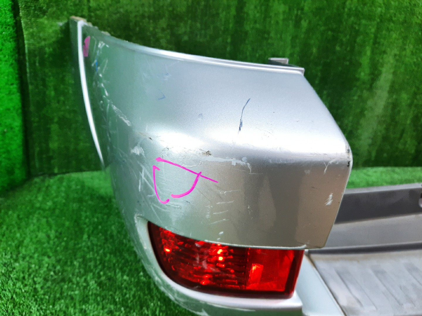 Бампер задний TOYOTA HILUX SURF RZN215W, KDN215W, TRN215W, GRN215W, VZN215W 13750 4 ракурс