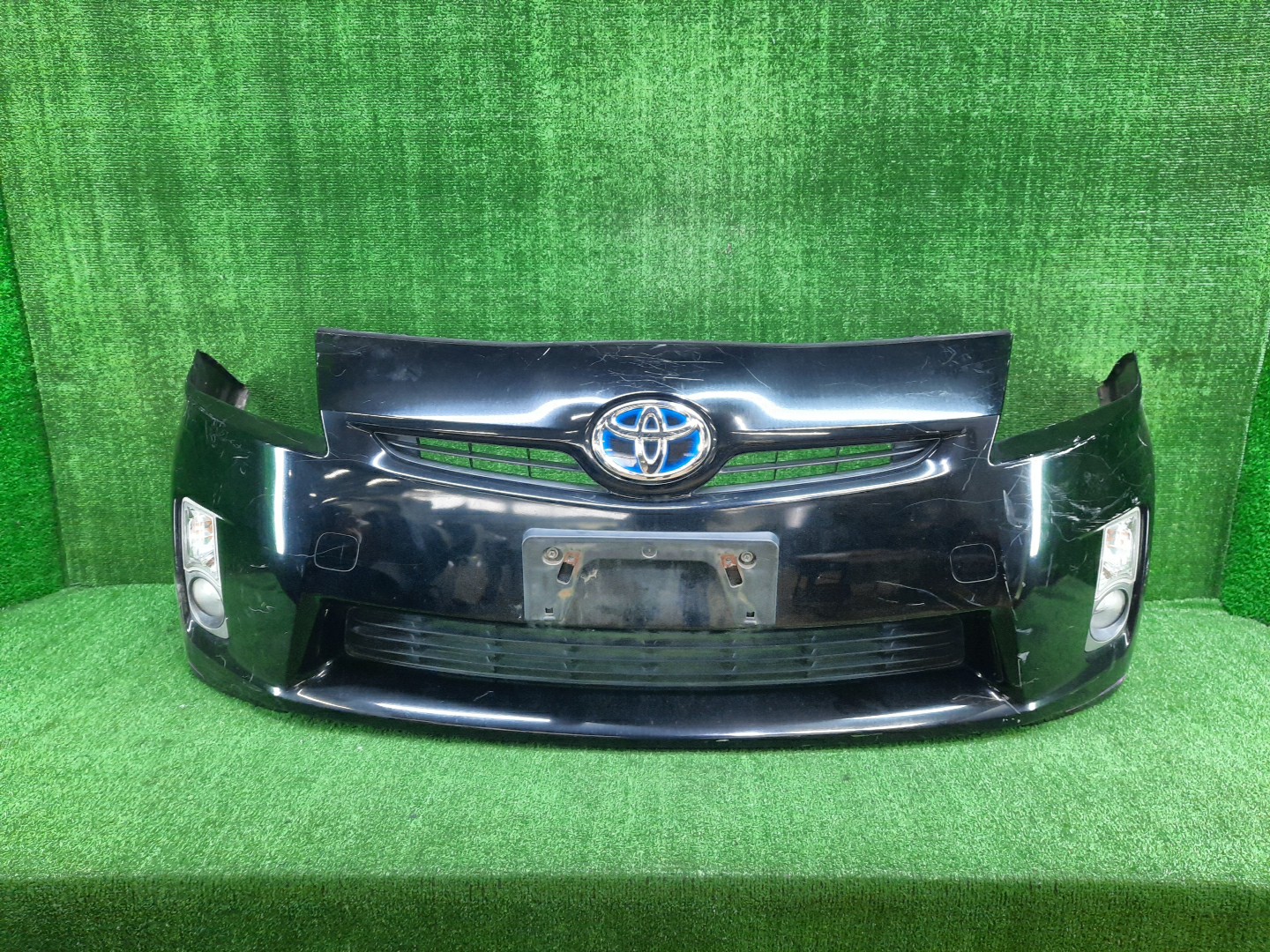 Бампер передний TOYOTA PRIUS ZVW30 13798 1 ракурс