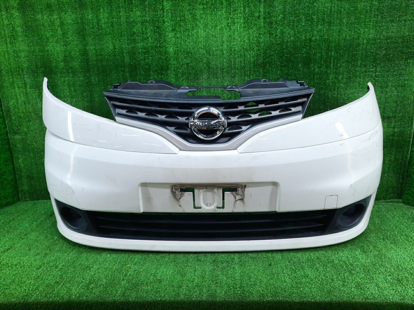 Бампер передний NISSAN DELICA D3, NV200 BM20, M20 13809 1 ракурс