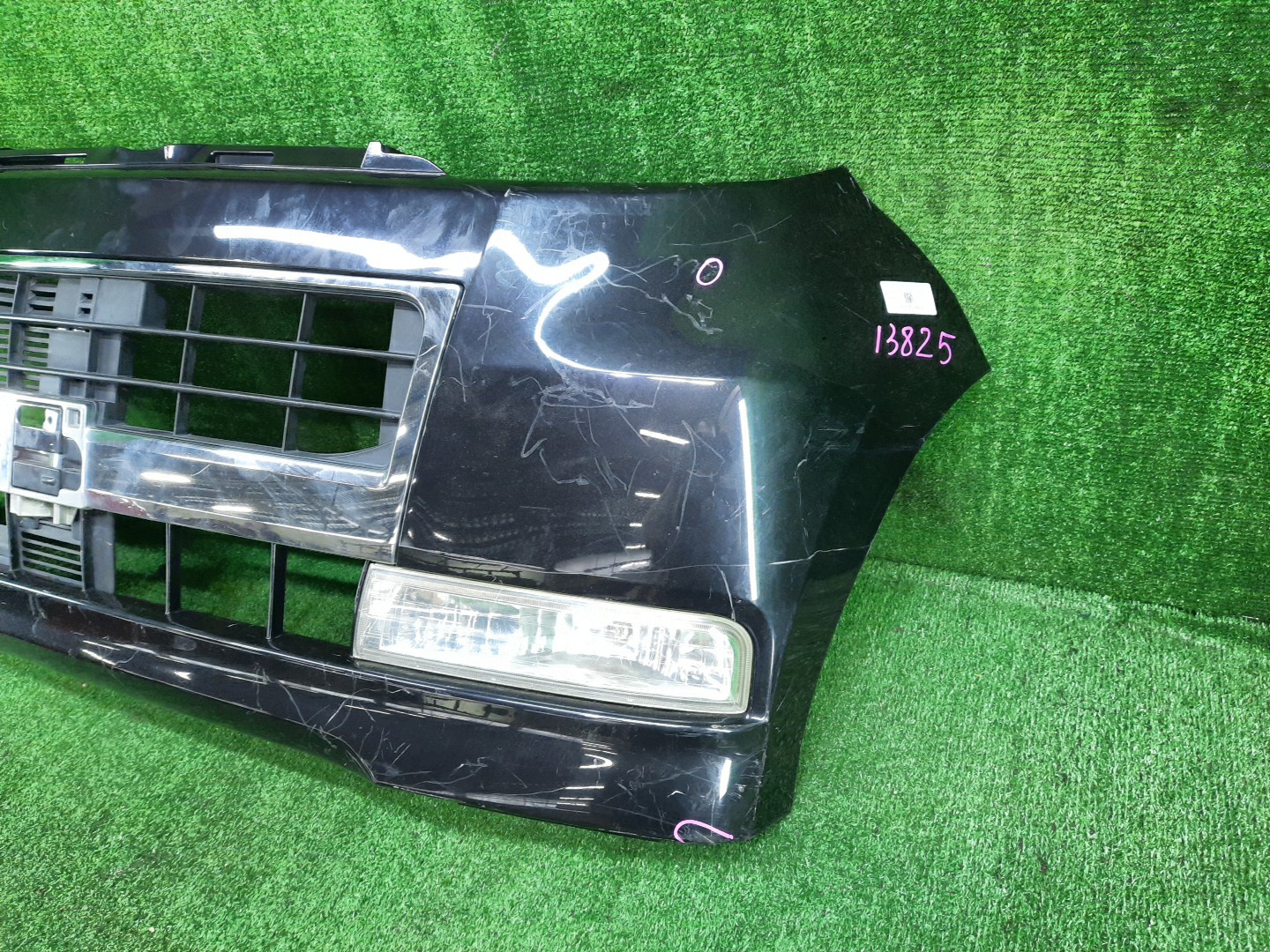 Бампер передний DAIHATSU TANTO L375S 13825 3 ракурс