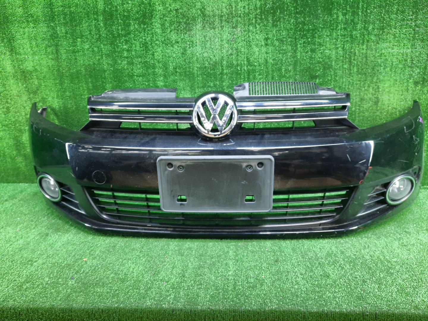 Бампер передний VOLKSWAGEN GOLF 5K1, MK6, AJ5 13833 1 ракурс