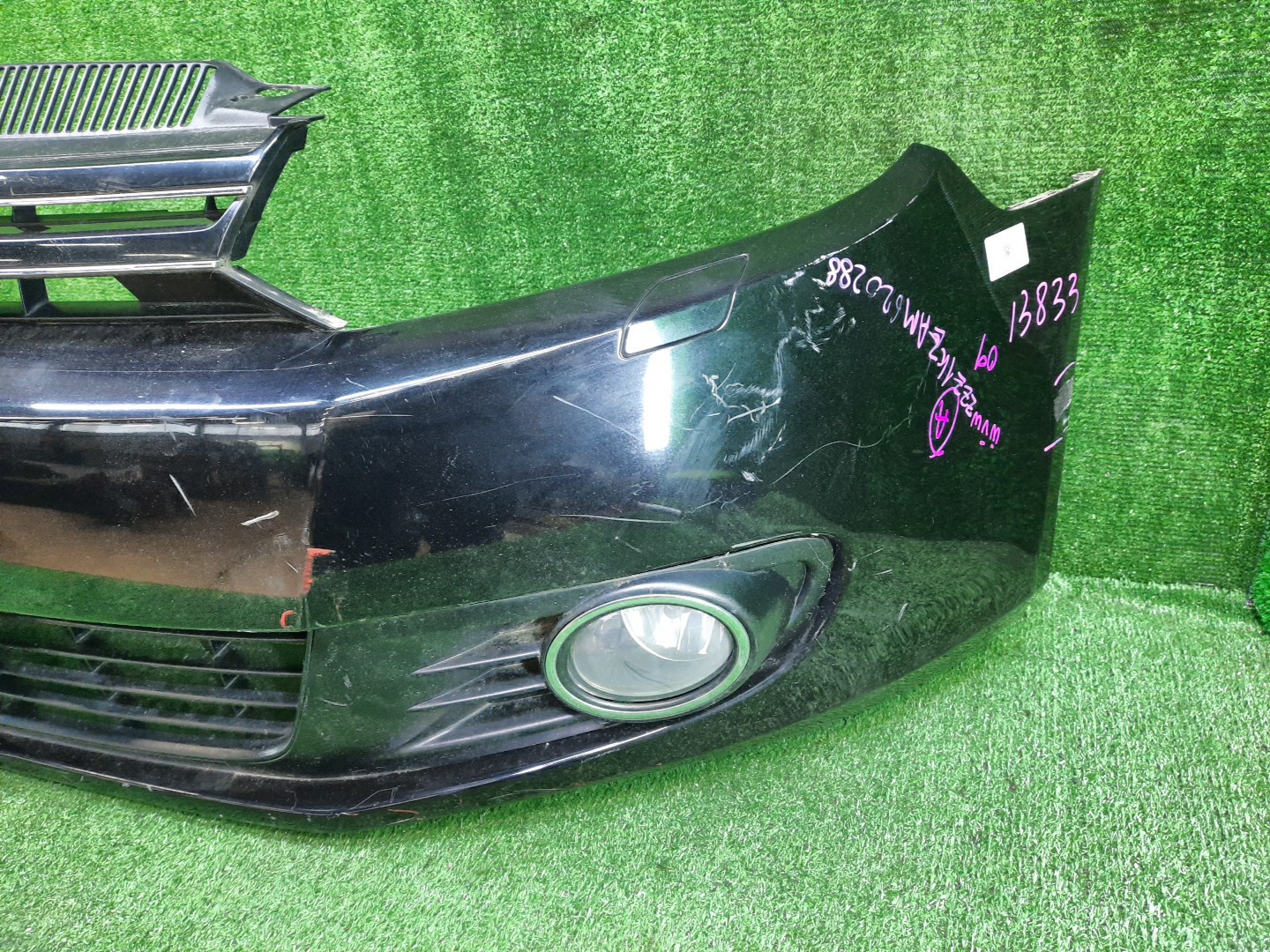 Бампер передний VOLKSWAGEN GOLF 5K1, MK6, AJ5 13833 3 ракурс