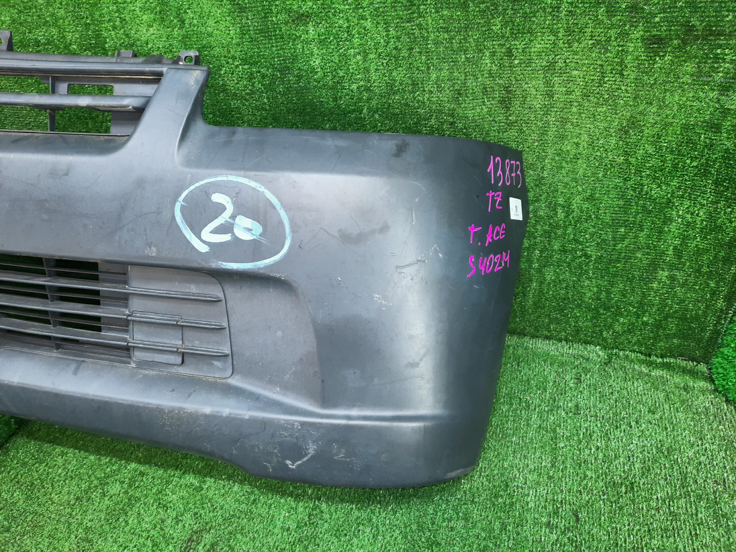 Бампер передний TOYOTA LITE ACE, TOWN ACE S412U, S402M, S402U, S412M 13873 3 ракурс