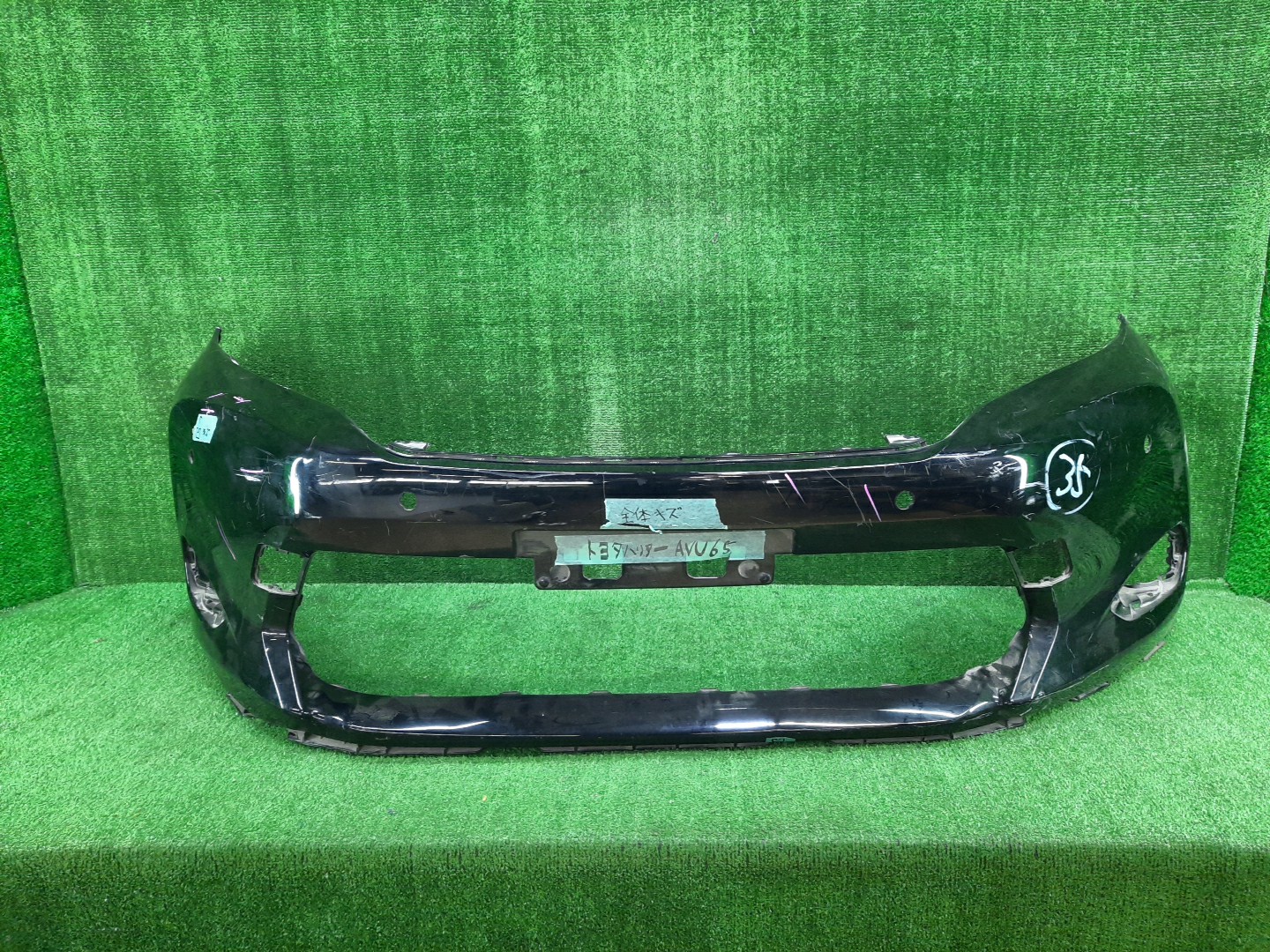 Бампер передний TOYOTA HARRIER AVU65W 13911 1 ракурс
