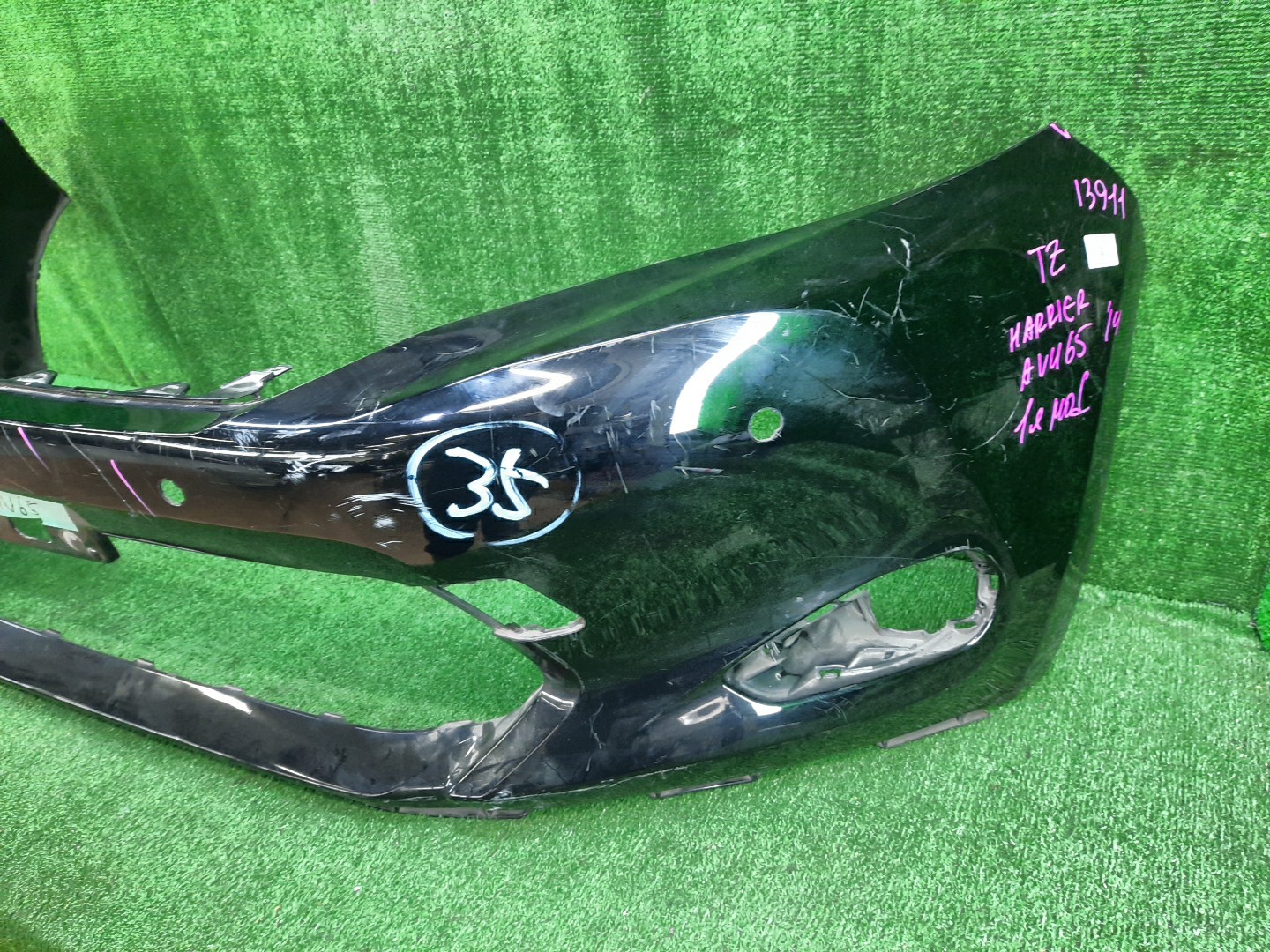 Бампер передний TOYOTA HARRIER AVU65W 13911 4 ракурс